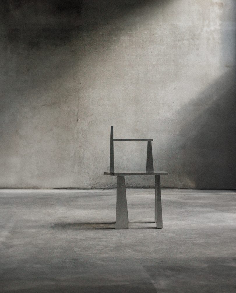 Studio Naibú设计的极简风格的椅子Le Mautu