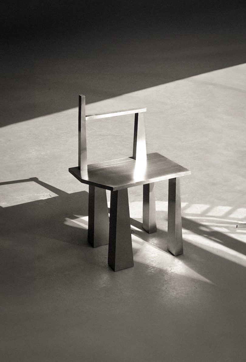 Studio Naibú设计的极简风格的椅子Le Mautu