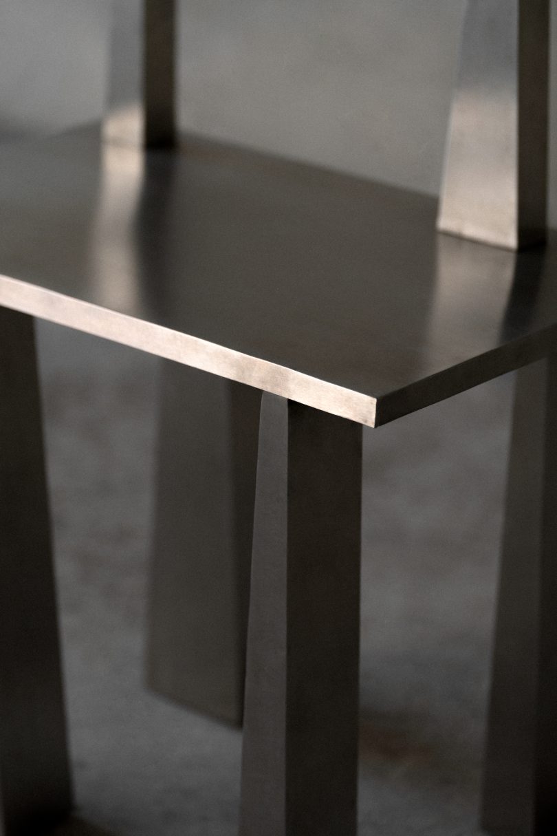 Studio Naibú设计的极简风格的椅子Le Mautu