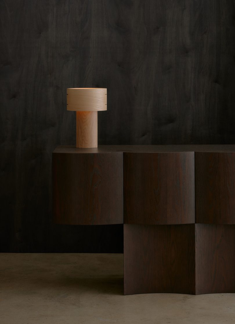 由Sabu Studio设计的极简风格的橱柜Lune Cabinet