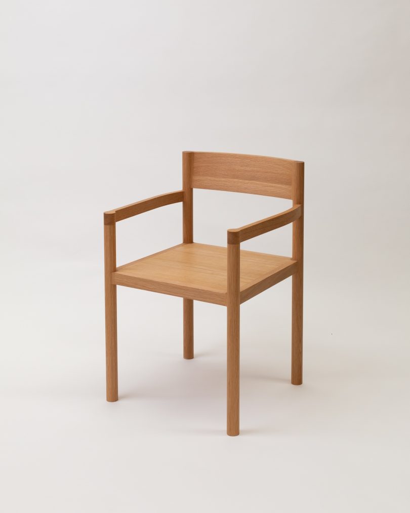Ted Synnott设计的极简风格的椅子Otama Chair