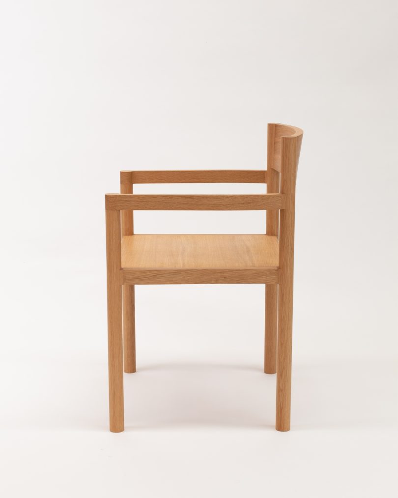 Ted Synnott设计的极简风格的椅子Otama Chair