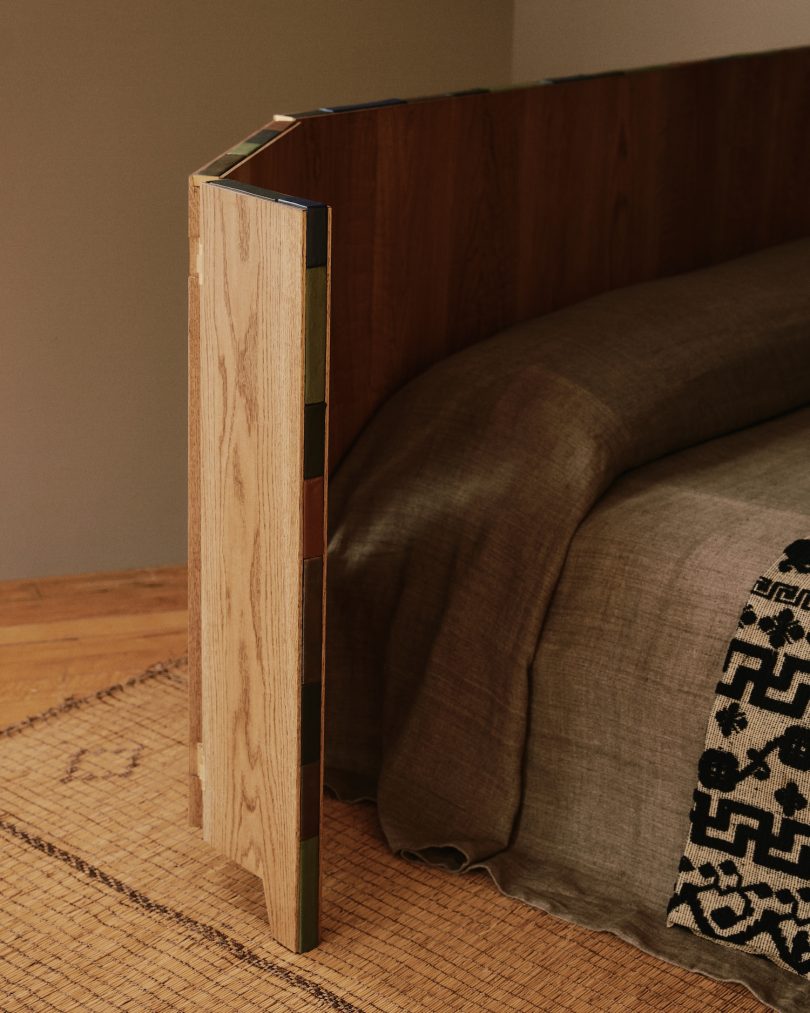 由Danny Kaplan设计的极简主义床Paravent Bed