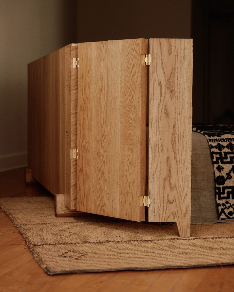 由Danny Kaplan设计的极简主义床Paravent Bed