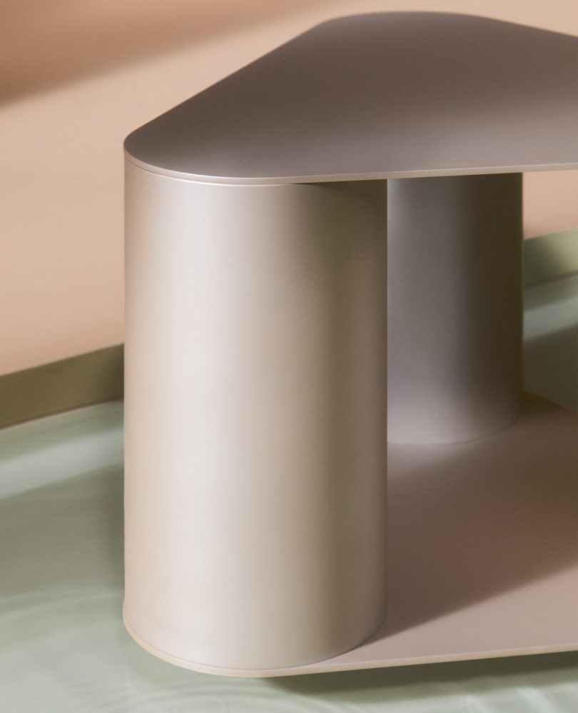 MUT Design设计的Tres系列亮相2024米兰国际家具展