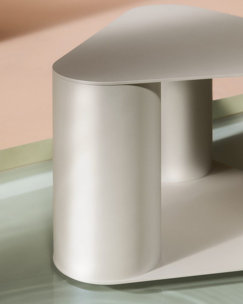 MUT Design设计的Tres系列亮相2024米兰国际家具展