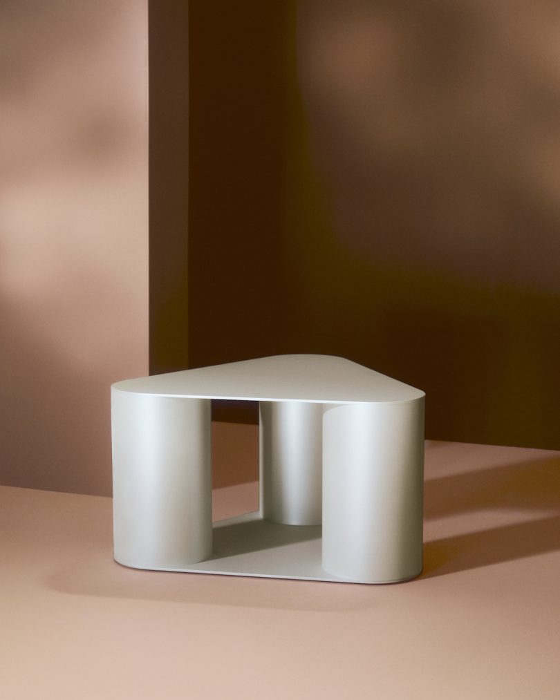 MUT Design设计的Tres系列亮相2024米兰国际家具展