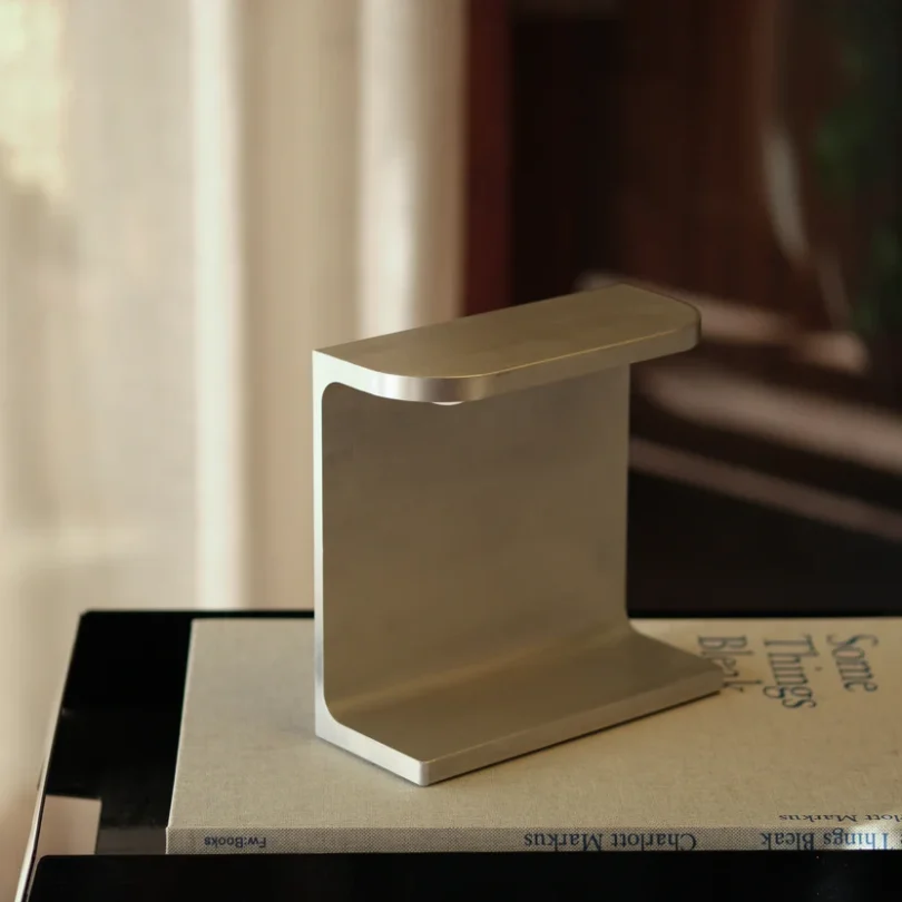 PARCTA设计的极简灯具The Standard Lamp Collection