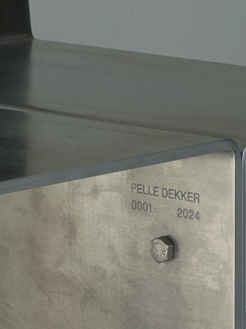 Pelle Dekker设计极简主义椅子Aluminium Chair