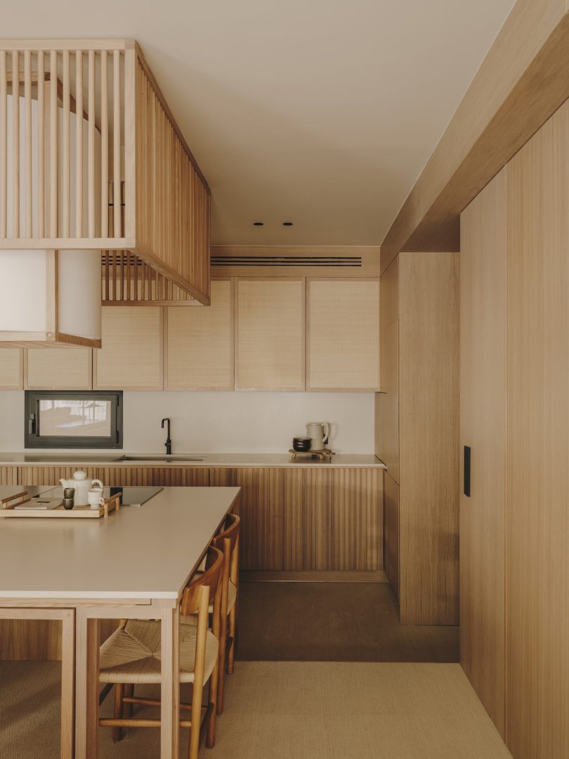 Miriam Barrio设计的极简主义公寓Captain Arenas