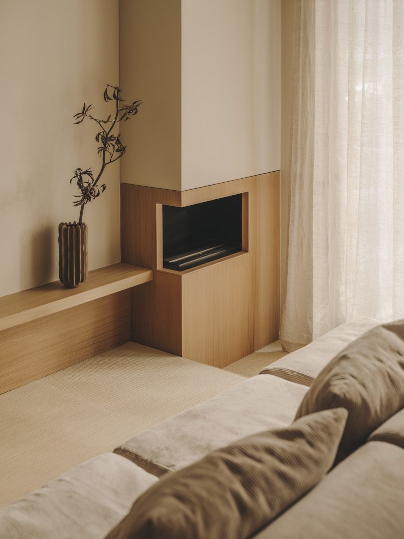 Miriam Barrio设计的极简主义公寓Captain Arenas