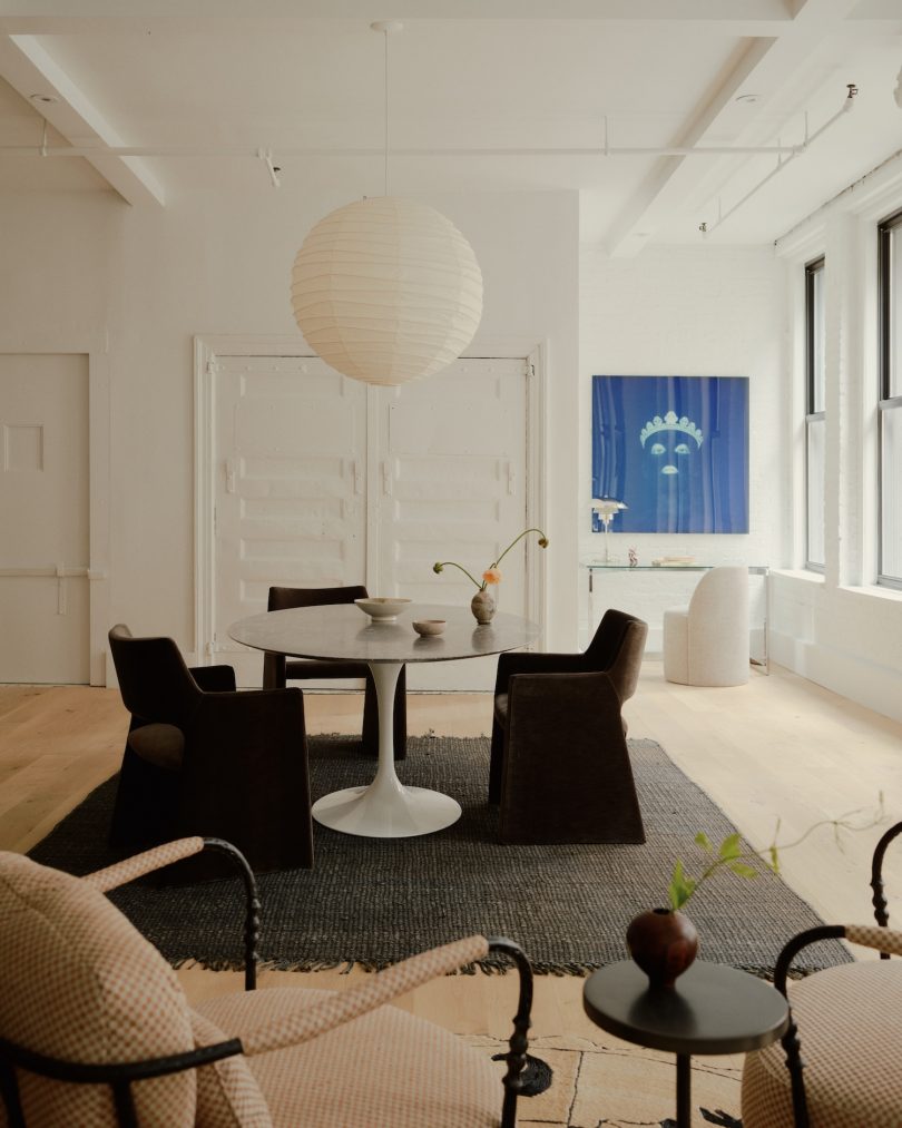 Cojot Designs设计的极简主义公寓Flatiron Apartment