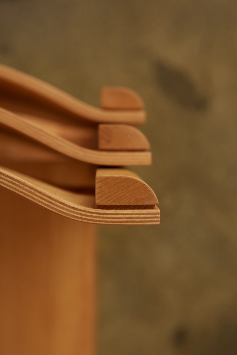 Juhl & Lange设计的极简主义椅子Kontra Chair