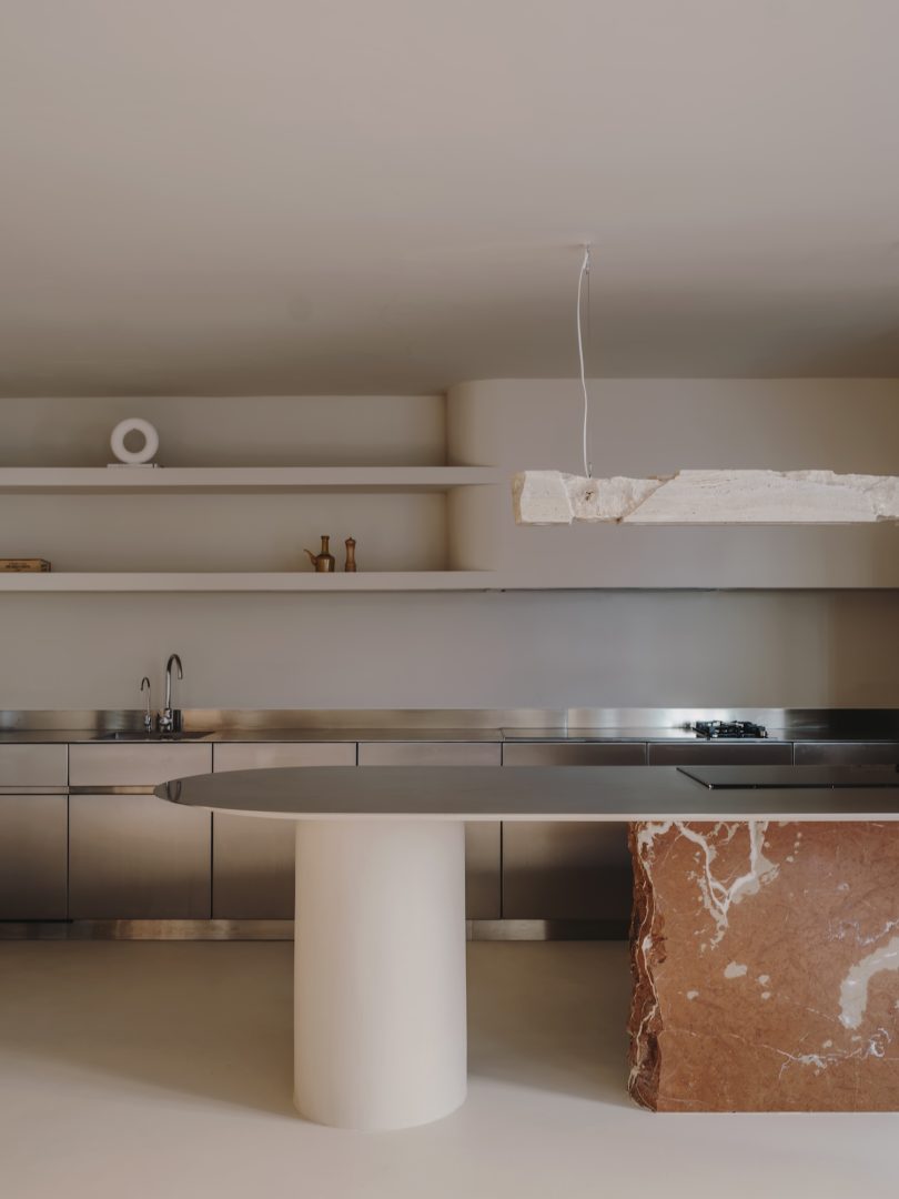 由Isern Serra设计的极简主义空间Plate Selector