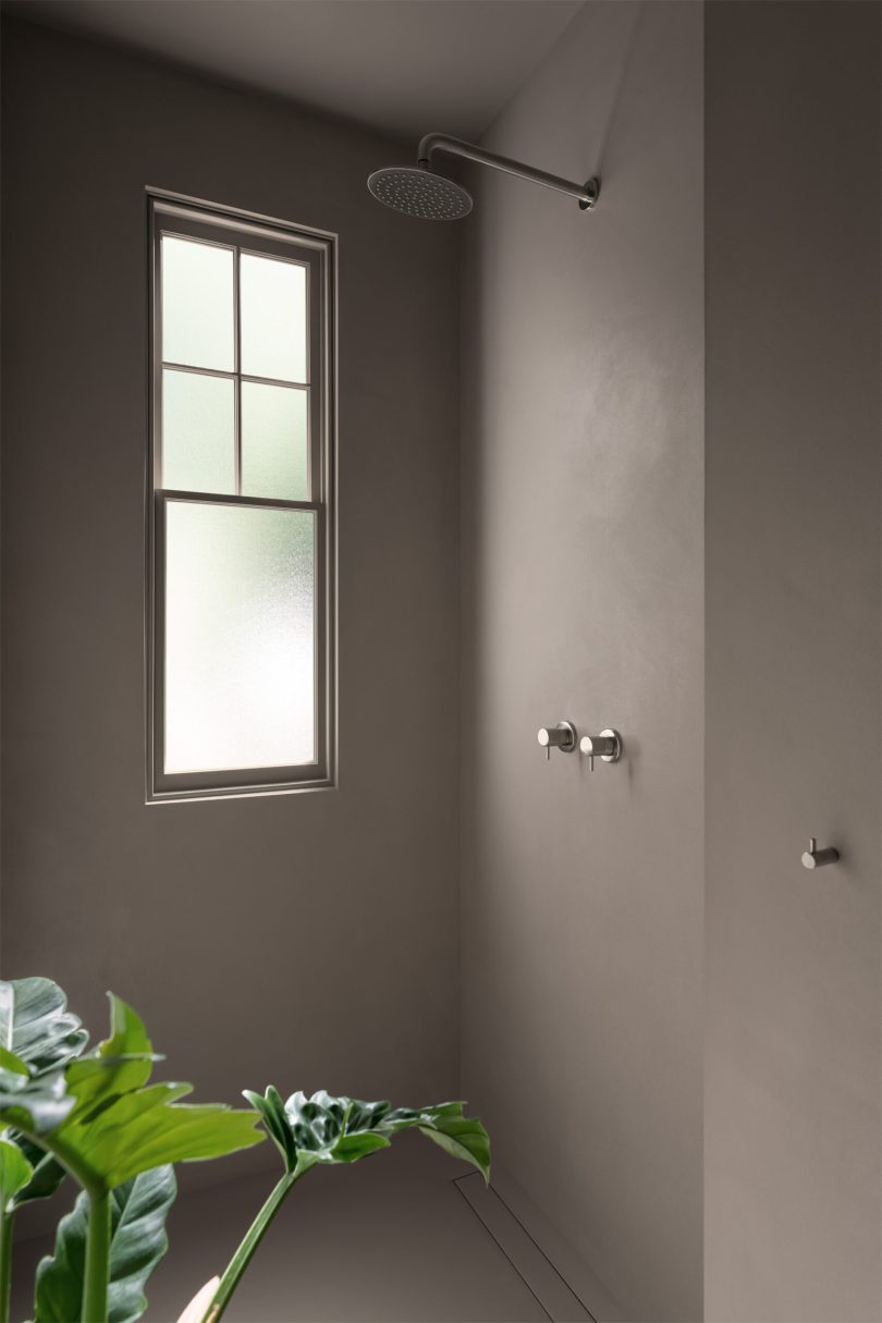 由Studio Hazeldean设计的极简公寓e1 Apartment