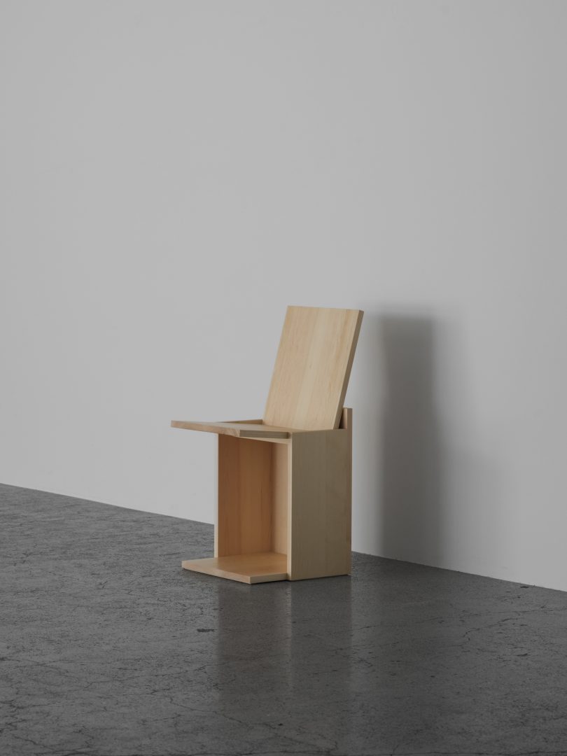 LICHT Gallery展览:CP-RV设计的极简椅子Azuki Chair