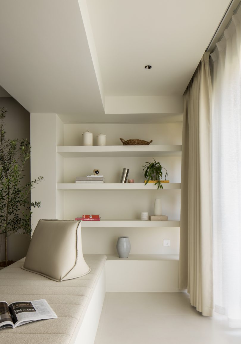 JANE DESIGN设计的极简主义住宅Bright Windows