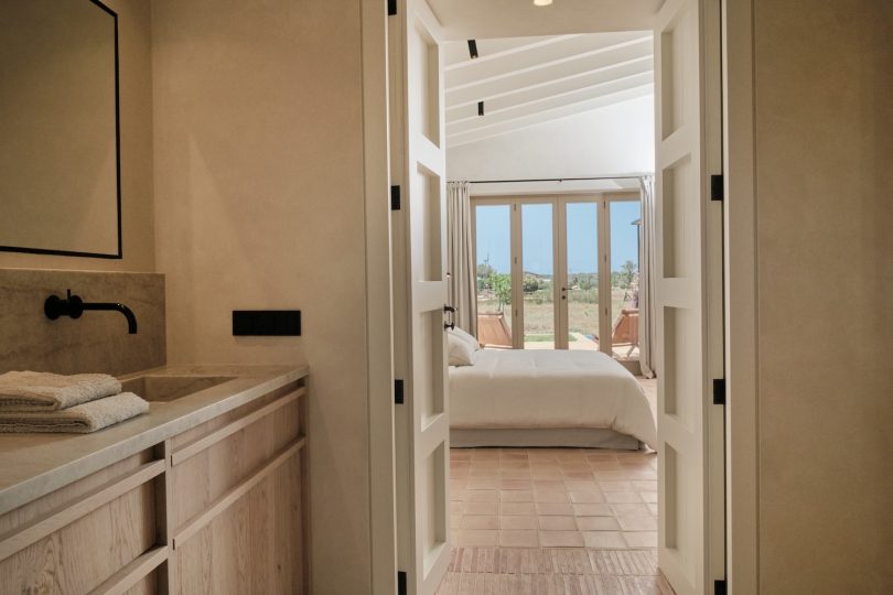 由INCEPTUM设计的极简主义住宅Casa CH