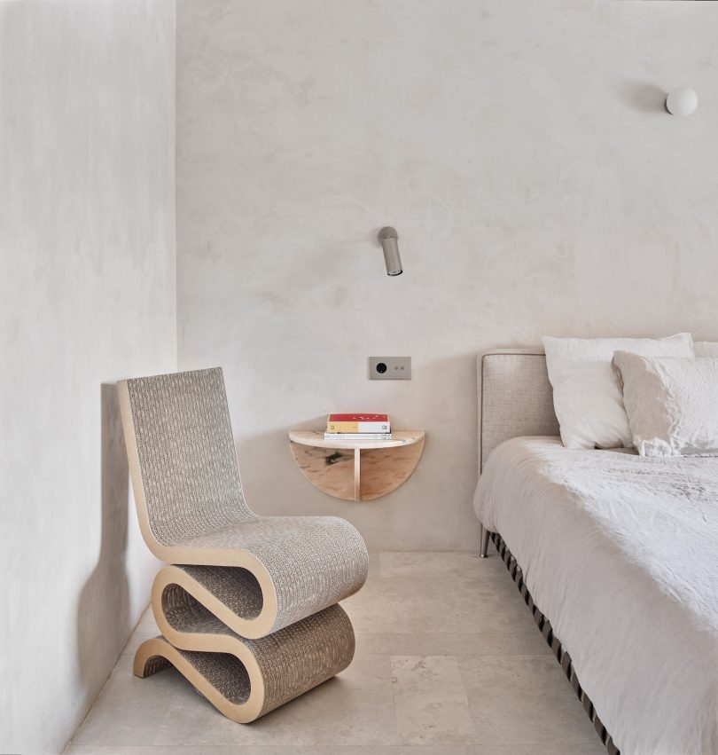 Lucas y Hernández-Gil设计的极简住宅Casa Montesa