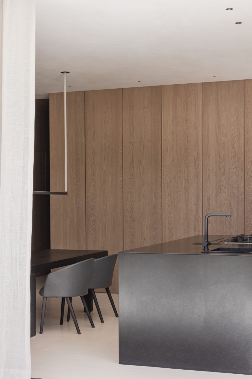 由Francesc Rifé Studio设计的极简住宅Ene House