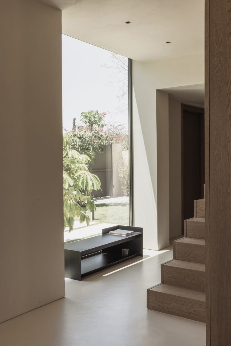 由Francesc Rifé Studio设计的极简住宅Ene House