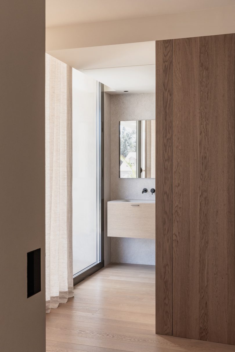 由Francesc Rifé Studio设计的极简住宅Ene House