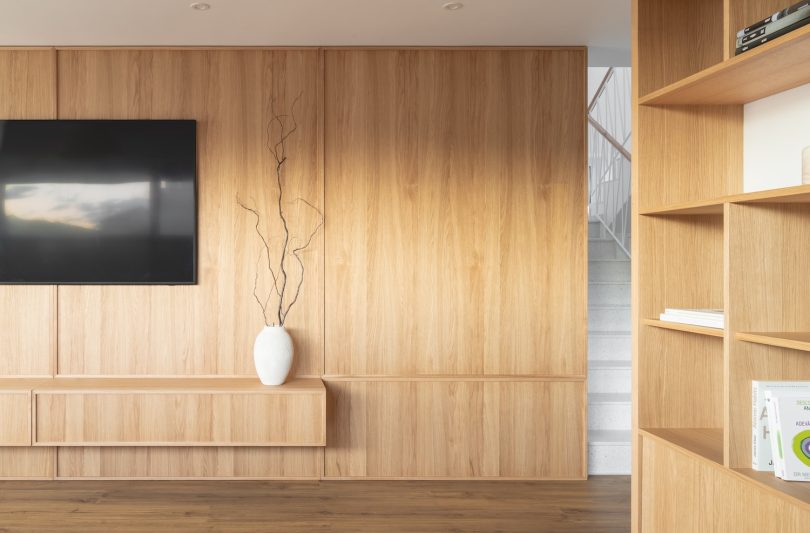 由Stefana Delia Costras设计的极简住宅FEELS