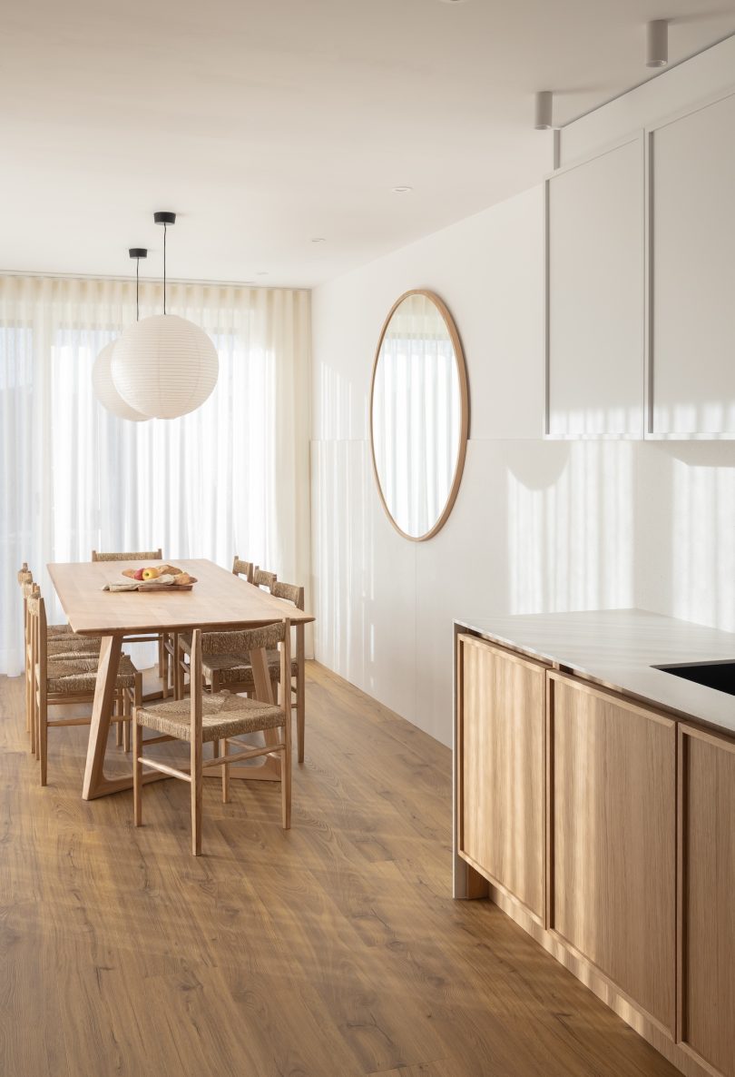 由Stefana Delia Costras设计的极简住宅FEELS