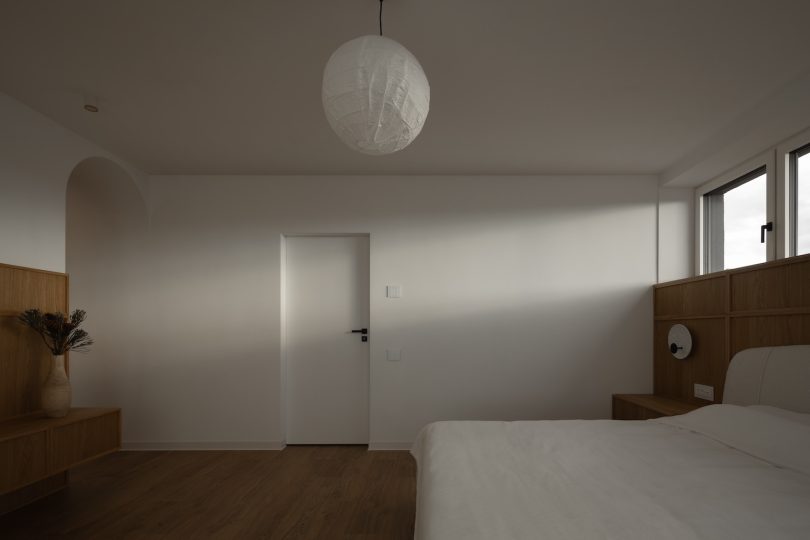 由Stefana Delia Costras设计的极简住宅FEELS