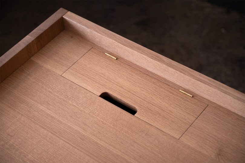 Bibbings & Hensby设计的极简主义桌子Nailed Desk