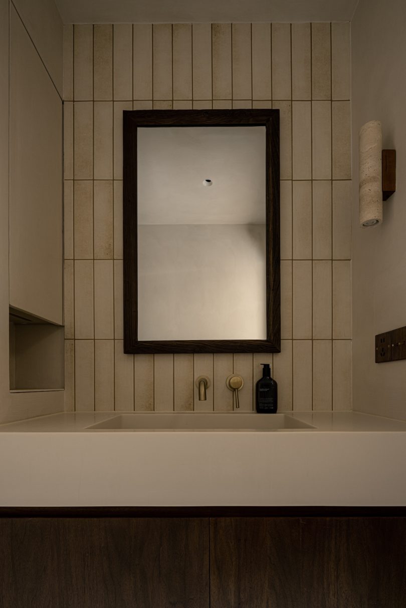 由NOV.11 STUDIO设计的极简住宅Natural Residence