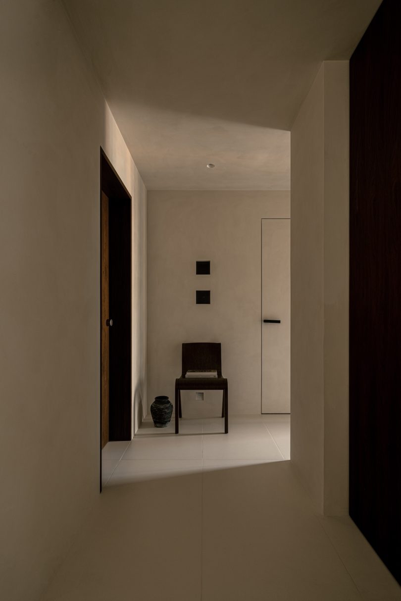 由NOV.11 STUDIO设计的极简住宅Natural Residence