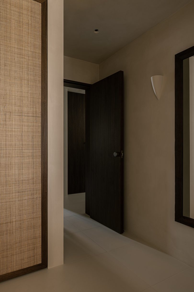 由NOV.11 STUDIO设计的极简住宅Natural Residence