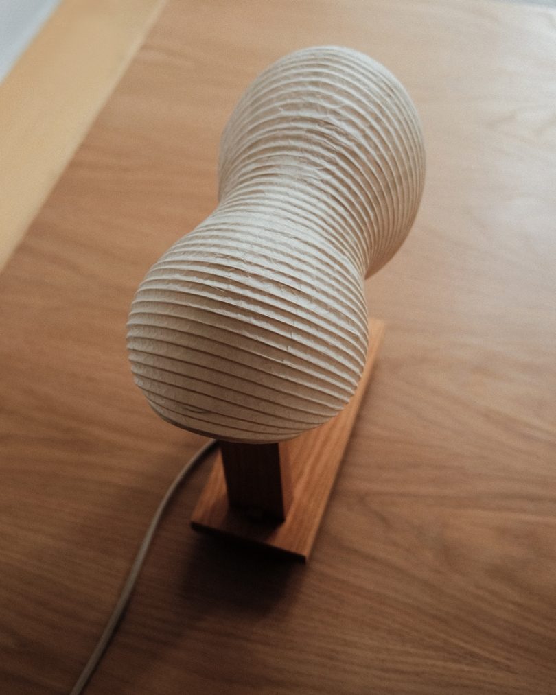 由Kawabi设计的极简主义灯Souvenir Lamp II