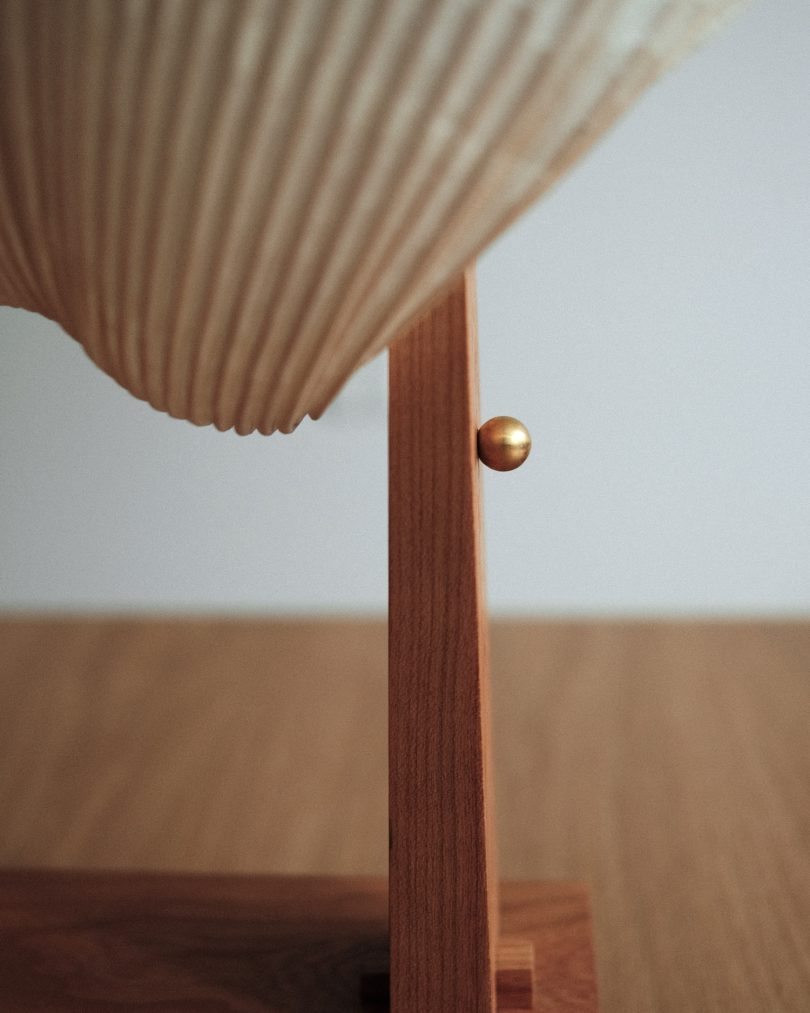 由Kawabi设计的极简主义灯Souvenir Lamp II