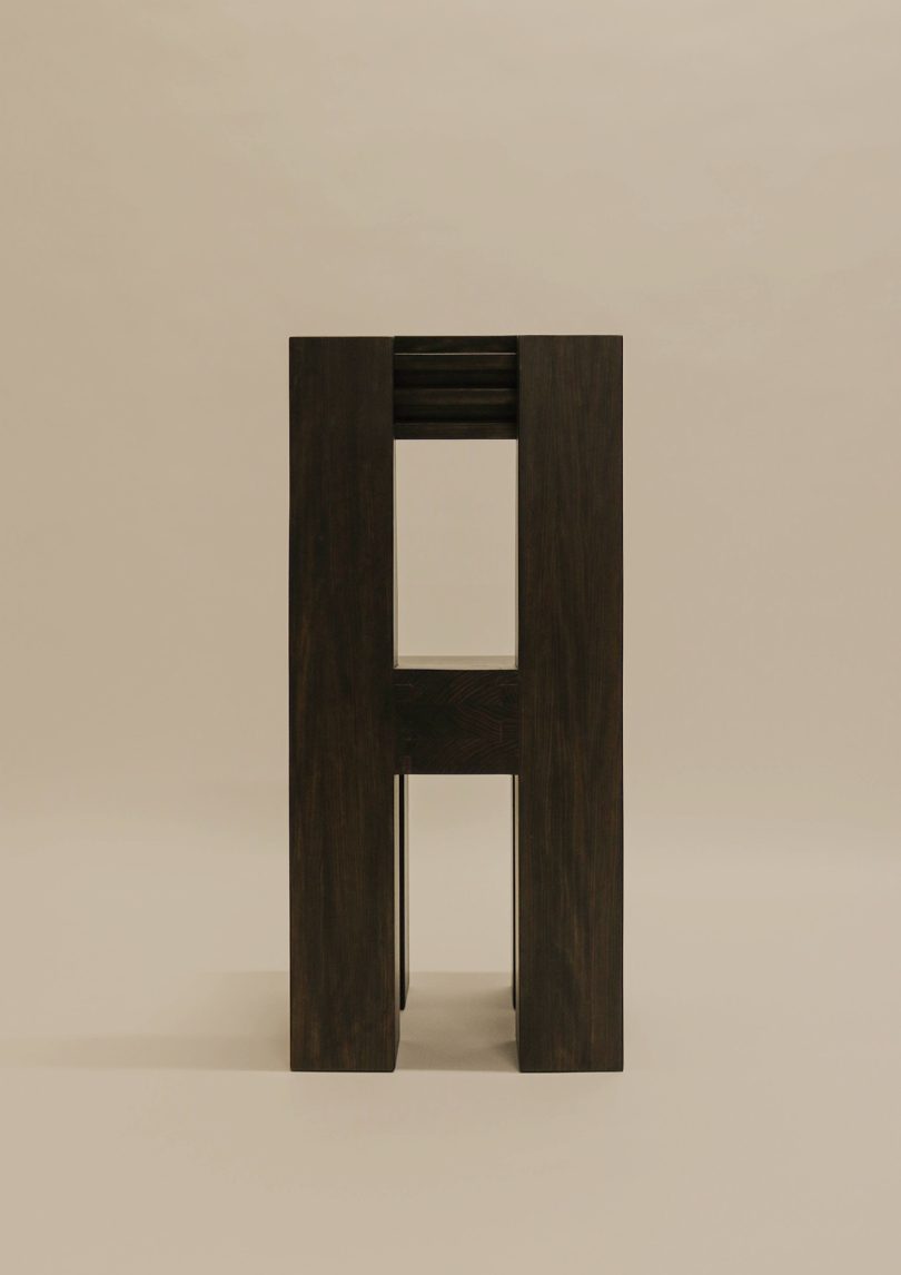 Charlotte Taylor设计的极简主义椅子Sturdy Chair
