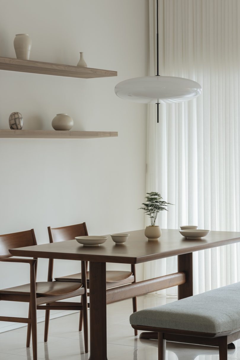 Craftsmen Studio设计的极简公寓Tiong Poh Apartment