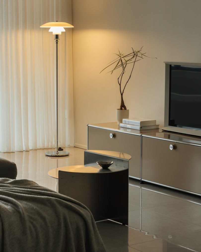 Craftsmen Studio设计的极简公寓Tiong Poh Apartment