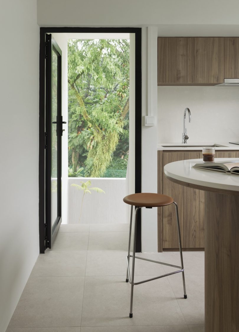 Craftsmen Studio设计的极简公寓Tiong Poh Apartment