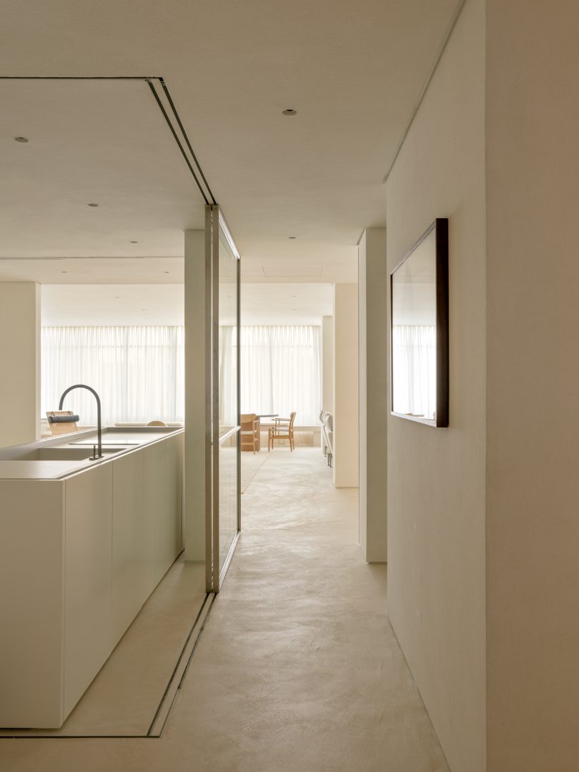 Felipe Hess设计的极简公寓Apartment Leblon II