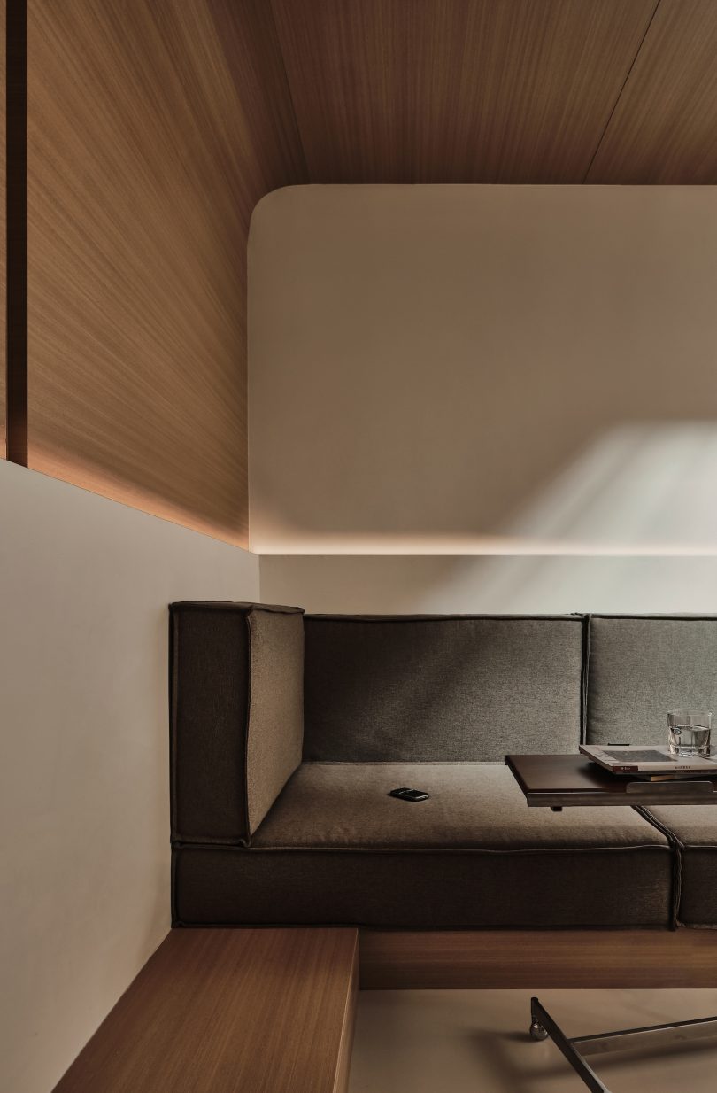 由NON STUDIO设计的极简住宅Home Below