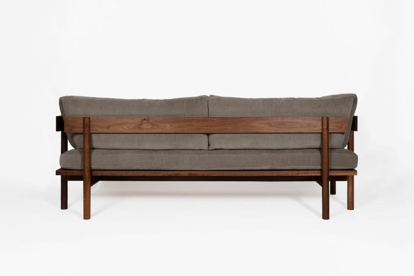 Thom Fougere设计的极简风格的沙发Mjölk Arm Sofa