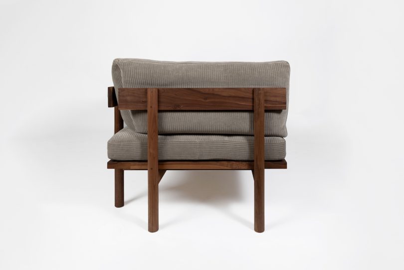 Thom Fougere设计的极简风格的沙发Mjölk Arm Sofa