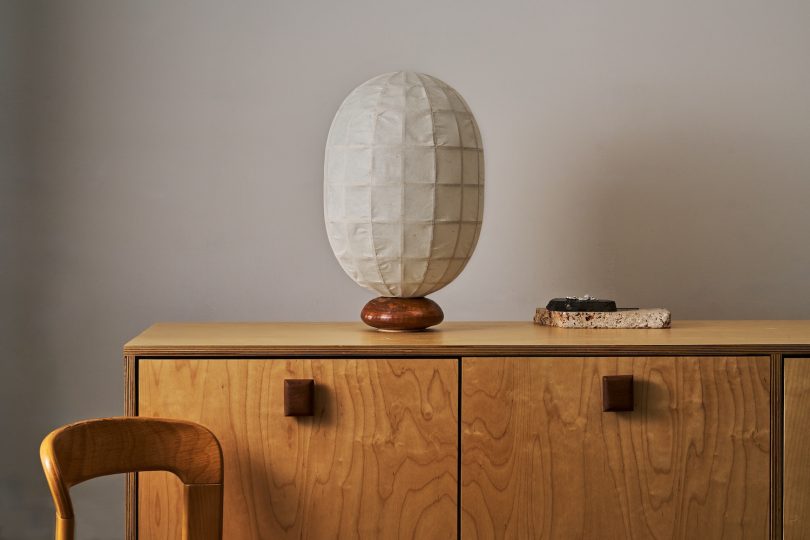 Steffany Trần设计的极简主义灯饰系列Rễ Cây