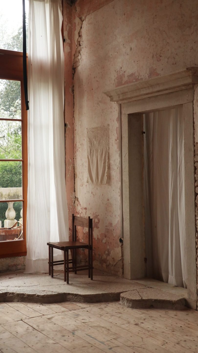 Filippo Andrighetto设计的极简堆叠椅Stack Chair