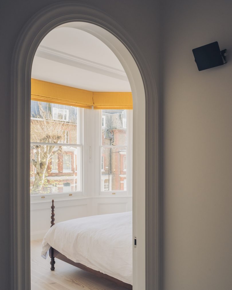 Sofia Xanthakou设计的极简公寓Warrington Crescent Flat