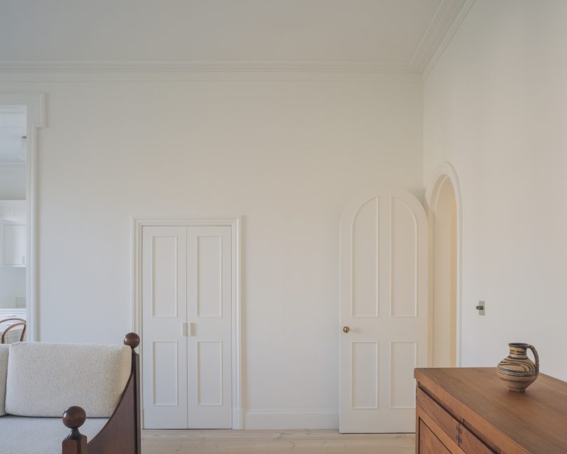 Sofia Xanthakou设计的极简公寓Warrington Crescent Flat