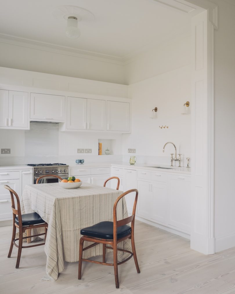 Sofia Xanthakou设计的极简公寓Warrington Crescent Flat