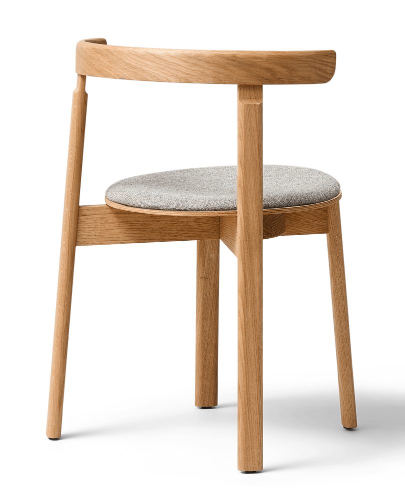 丹麦家具品牌:Form & Refine推出简约椅子Lunar Chair