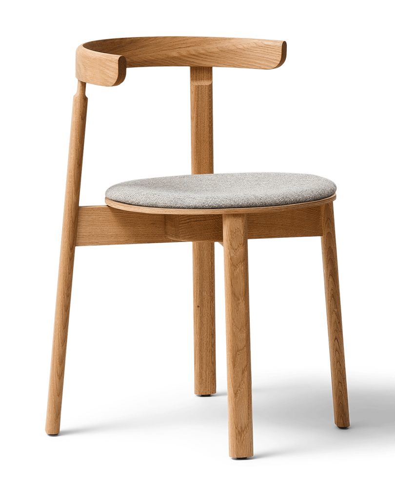 丹麦家具品牌:Form & Refine推出简约椅子Lunar Chair